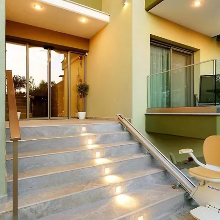 Lejlighedshotel Estelle Family Luxury & Yerakini