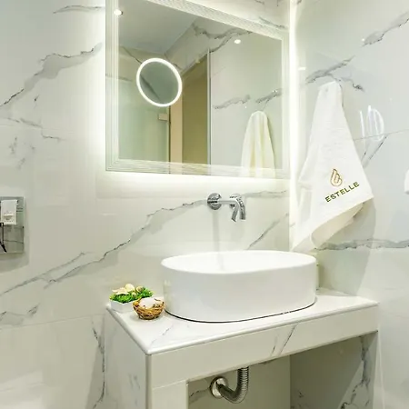 Lejlighedshotel Estelle Family Luxury & Yerakini